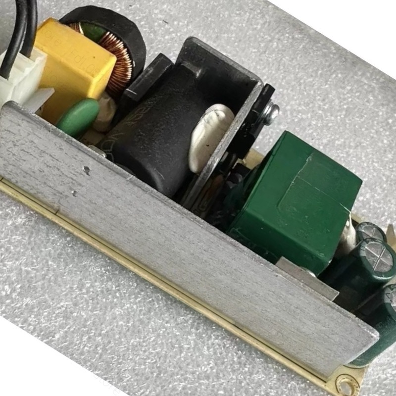 Smontare l'alimentatore VCT60U - Ac Power Supply recensione e prezzo